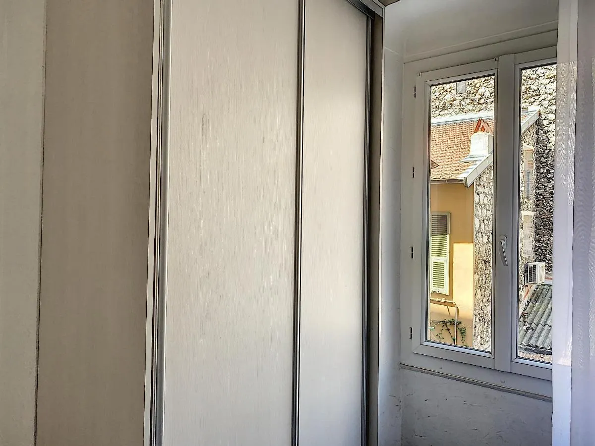 2-Bedrooms Аpartment Nice Port With Parking Francia