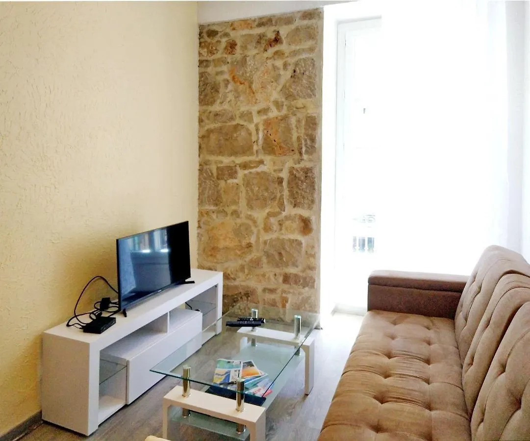2-Bedrooms Аpartment Nice Port With Parking 0*,  Francia